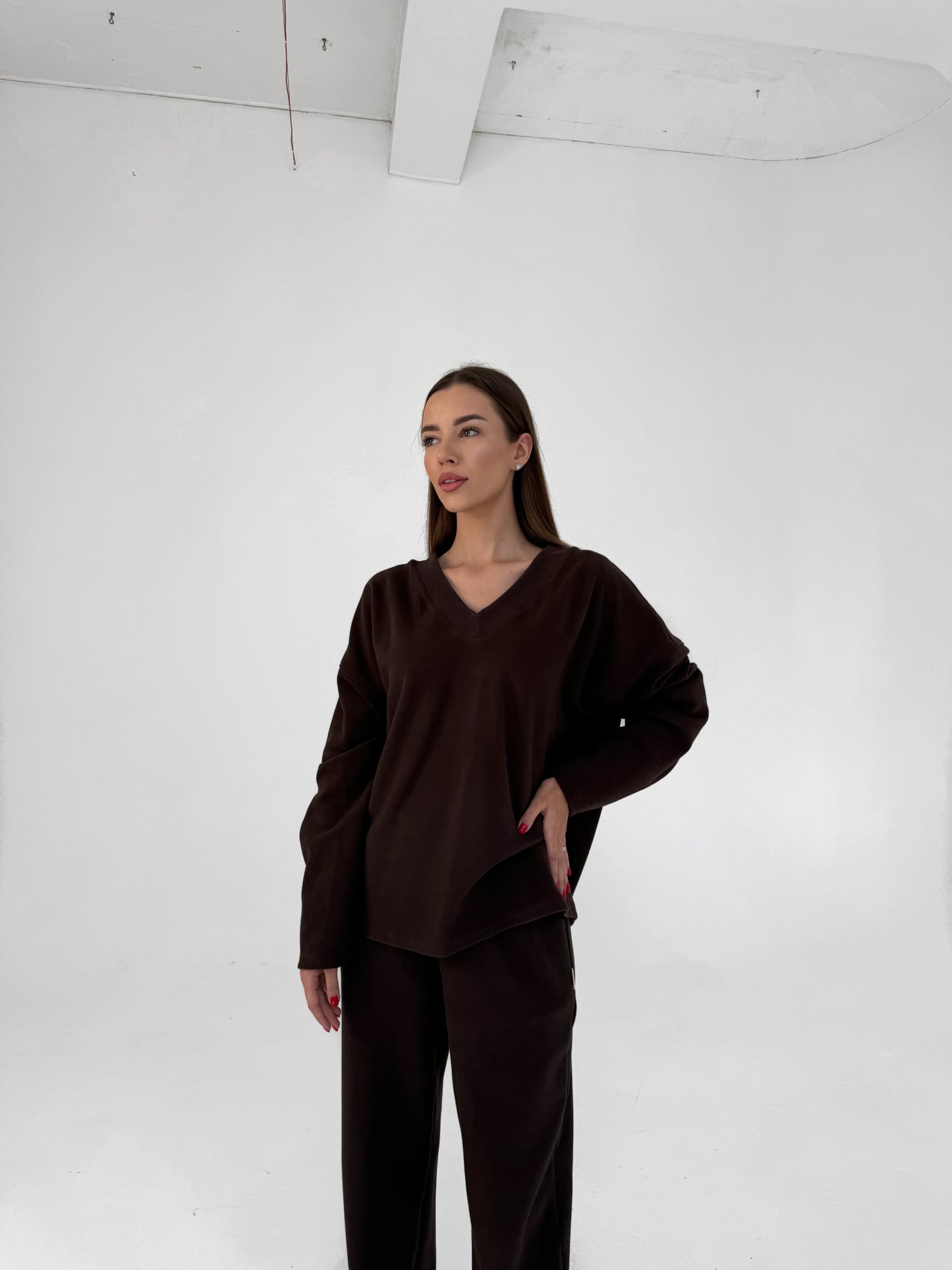 KNIT V NECK SWEATSHIRT / CHOCO