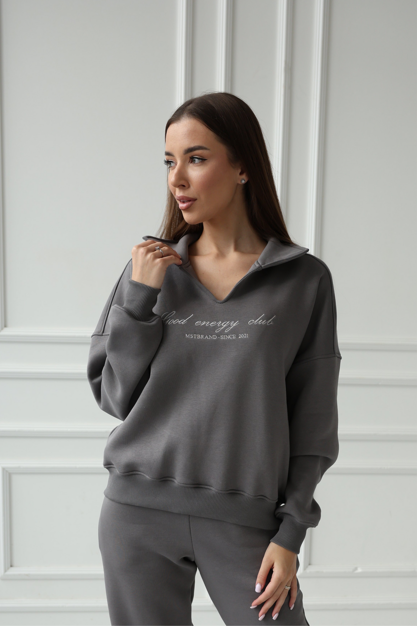,,Good energy club’’ collar sweat / grey