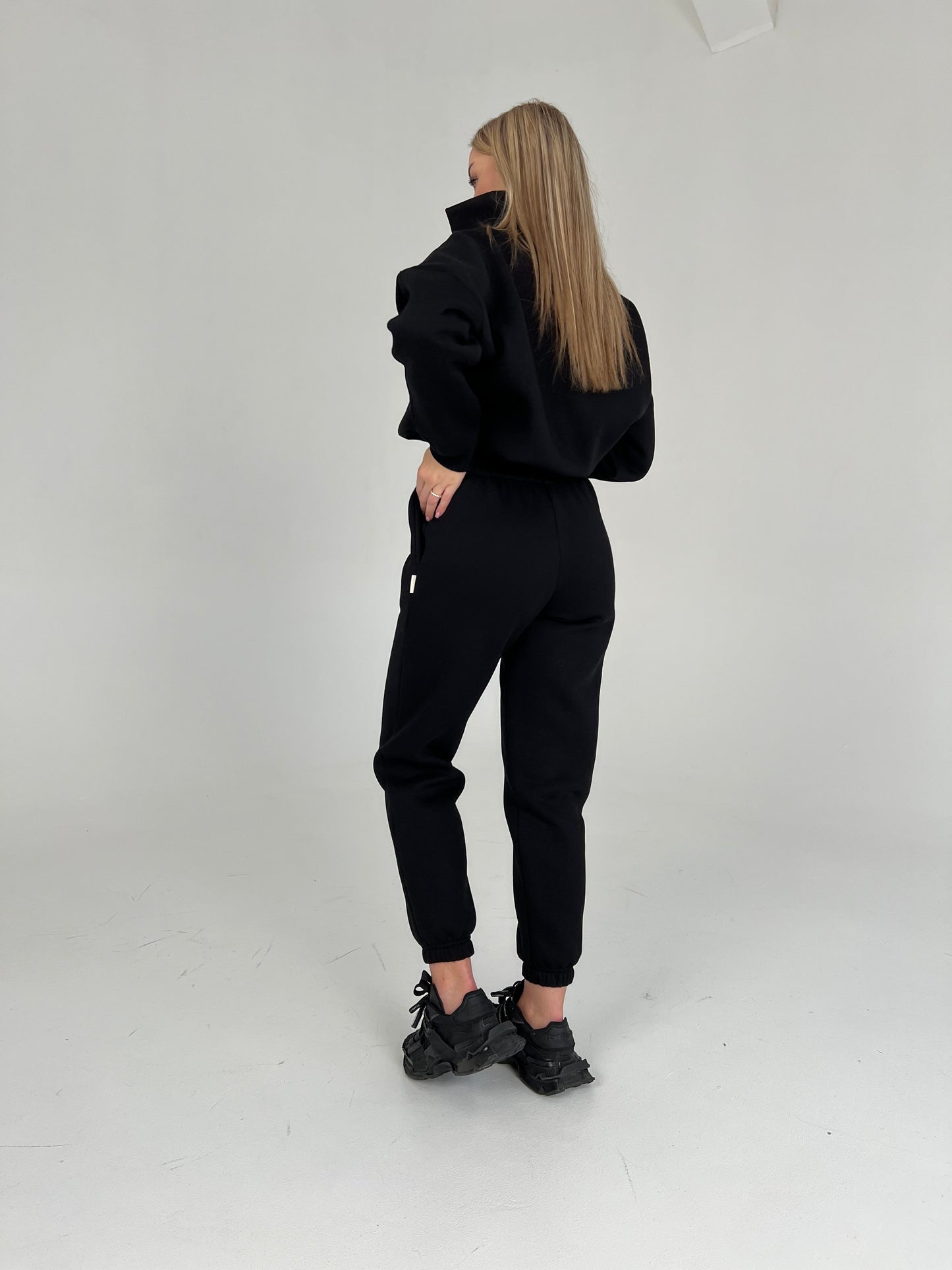 SWEATPANTS / BLACK