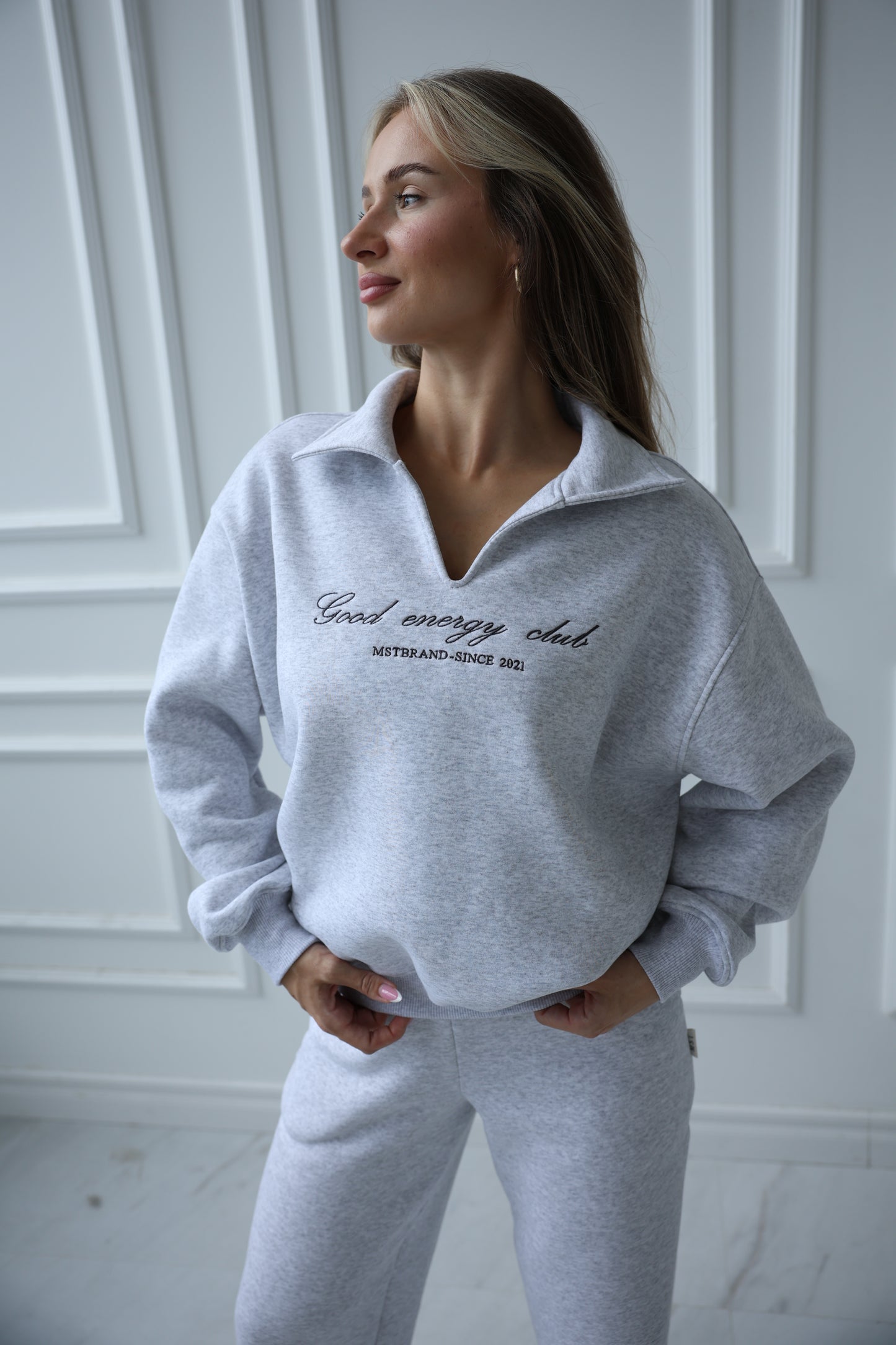 ,,Good energy club’’ collar sweat / white melange