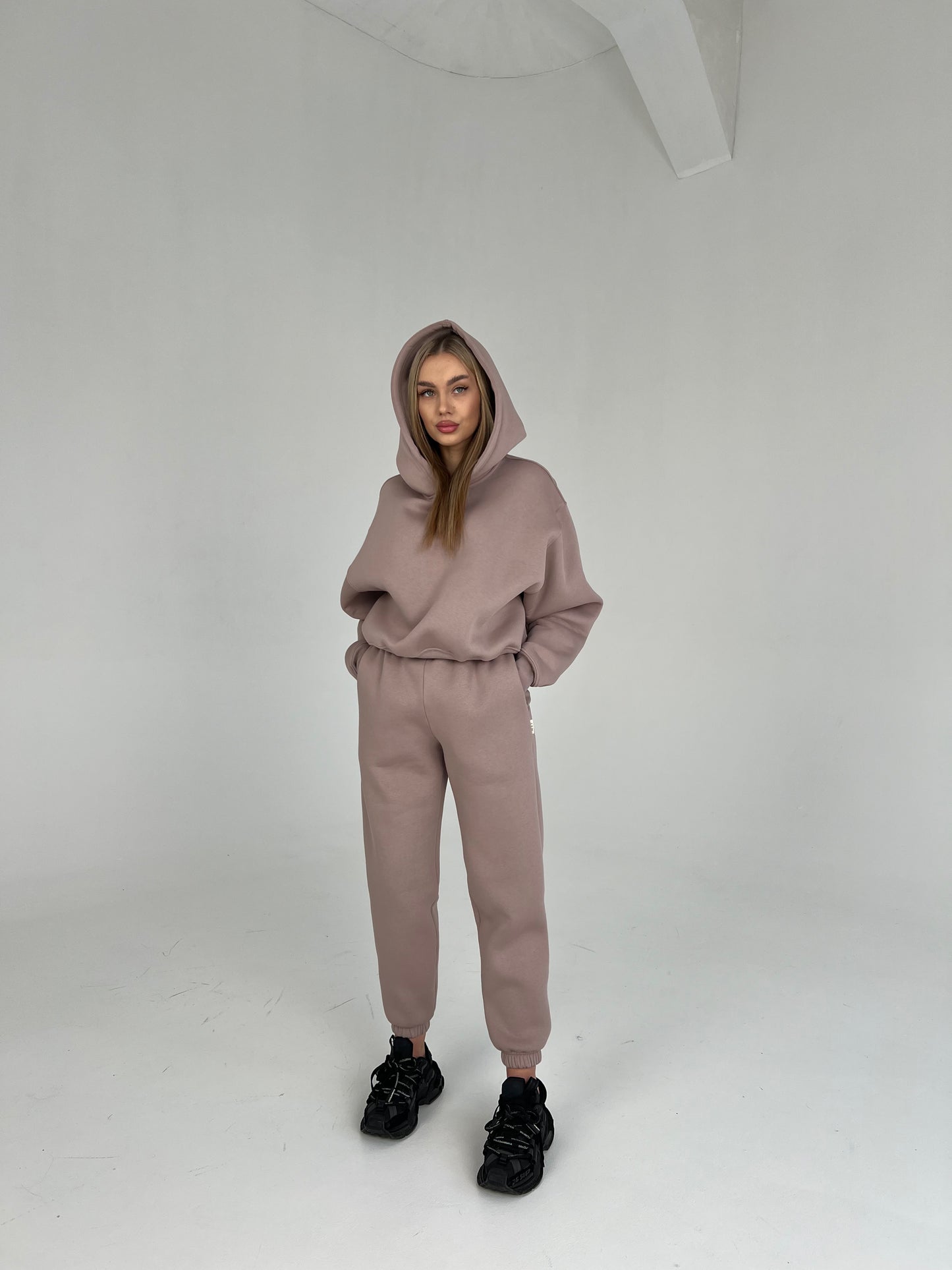 SWEATPANTS / MOKKA