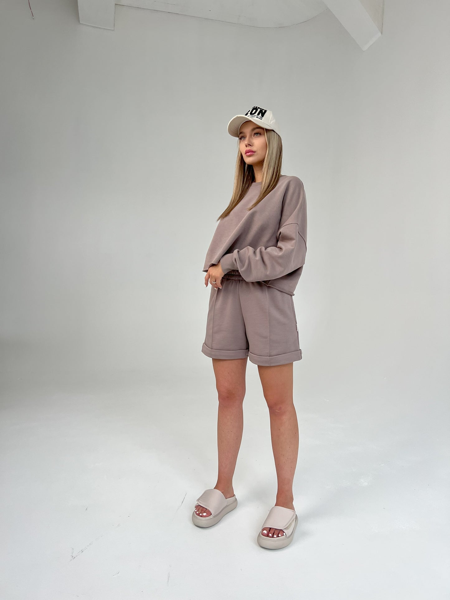 SHORTS / CACAO