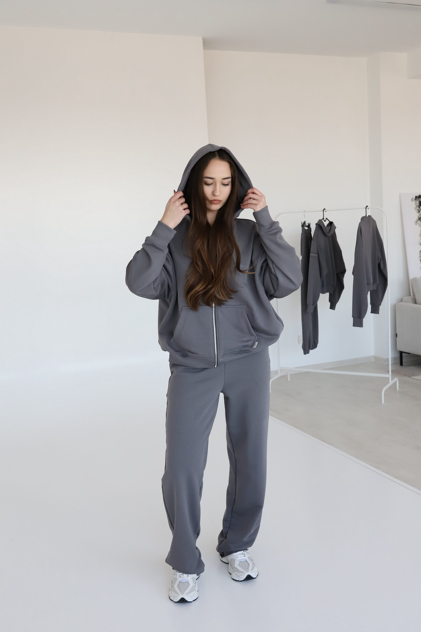 Hooded zip / grey