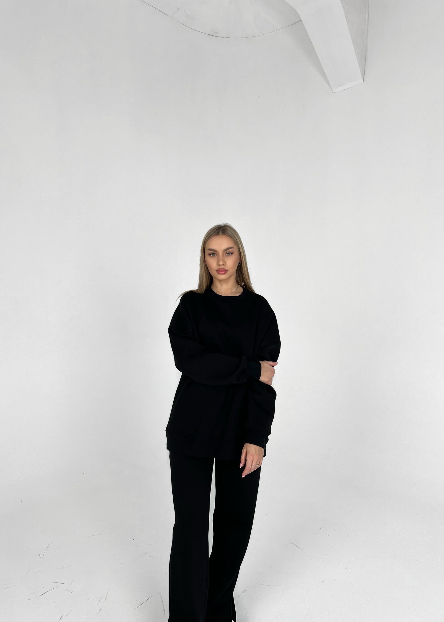 LONG SWEATSHIRT / BLACK