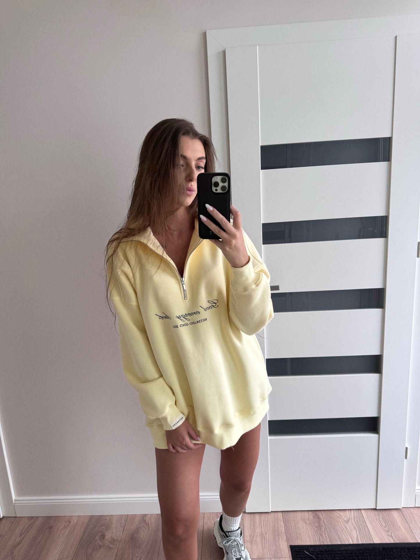 Butter yellow long sweat with zip