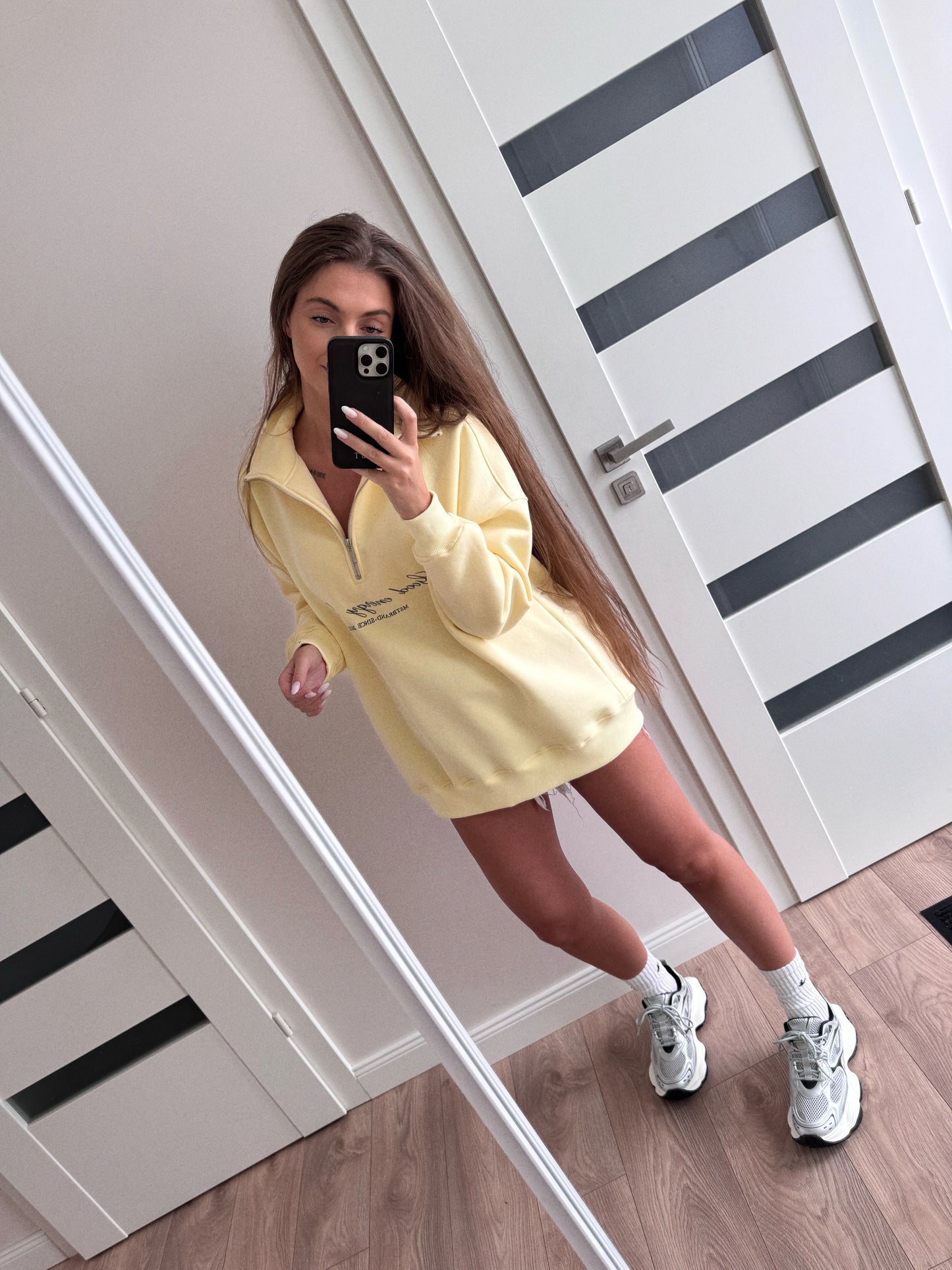 Butter yellow long sweat with zip