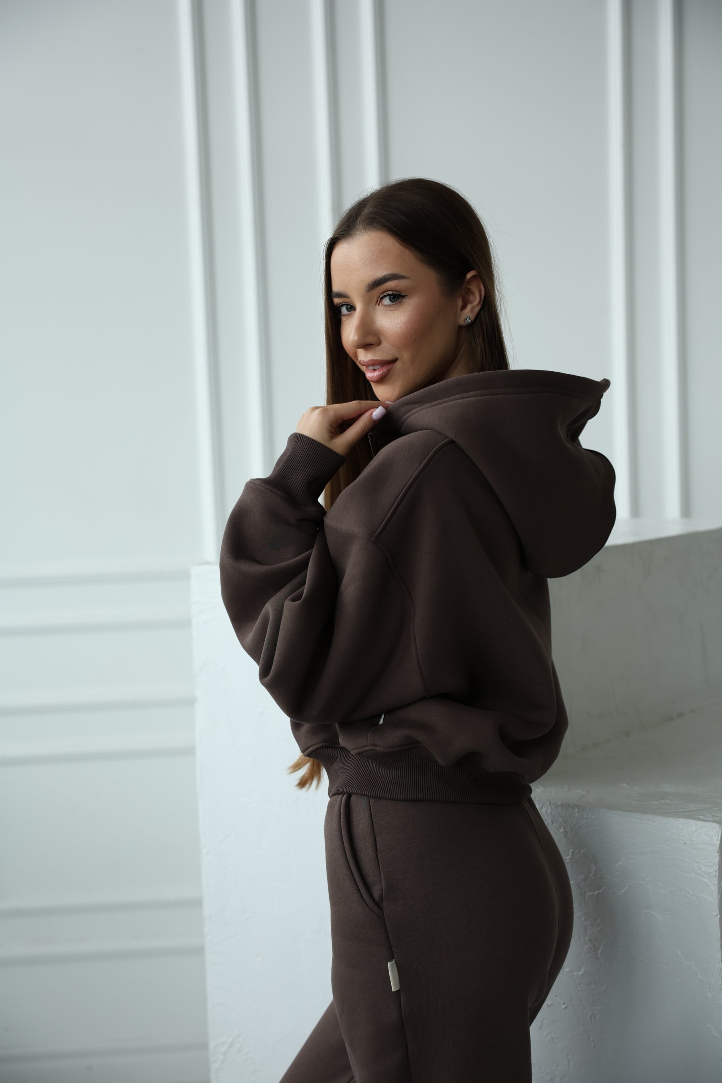 Short hoodie with zip II / taupe