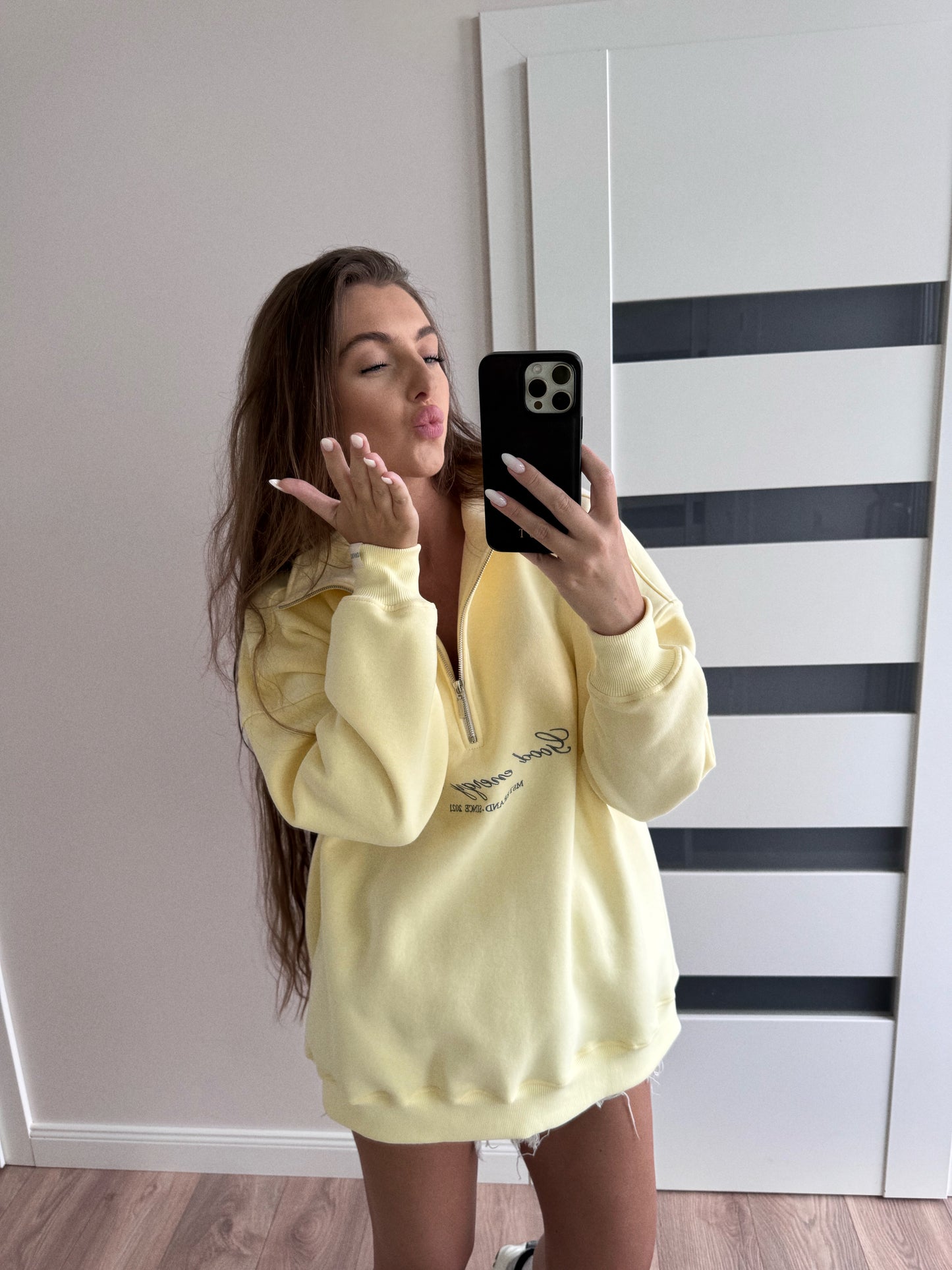 Butter yellow long sweat with zip