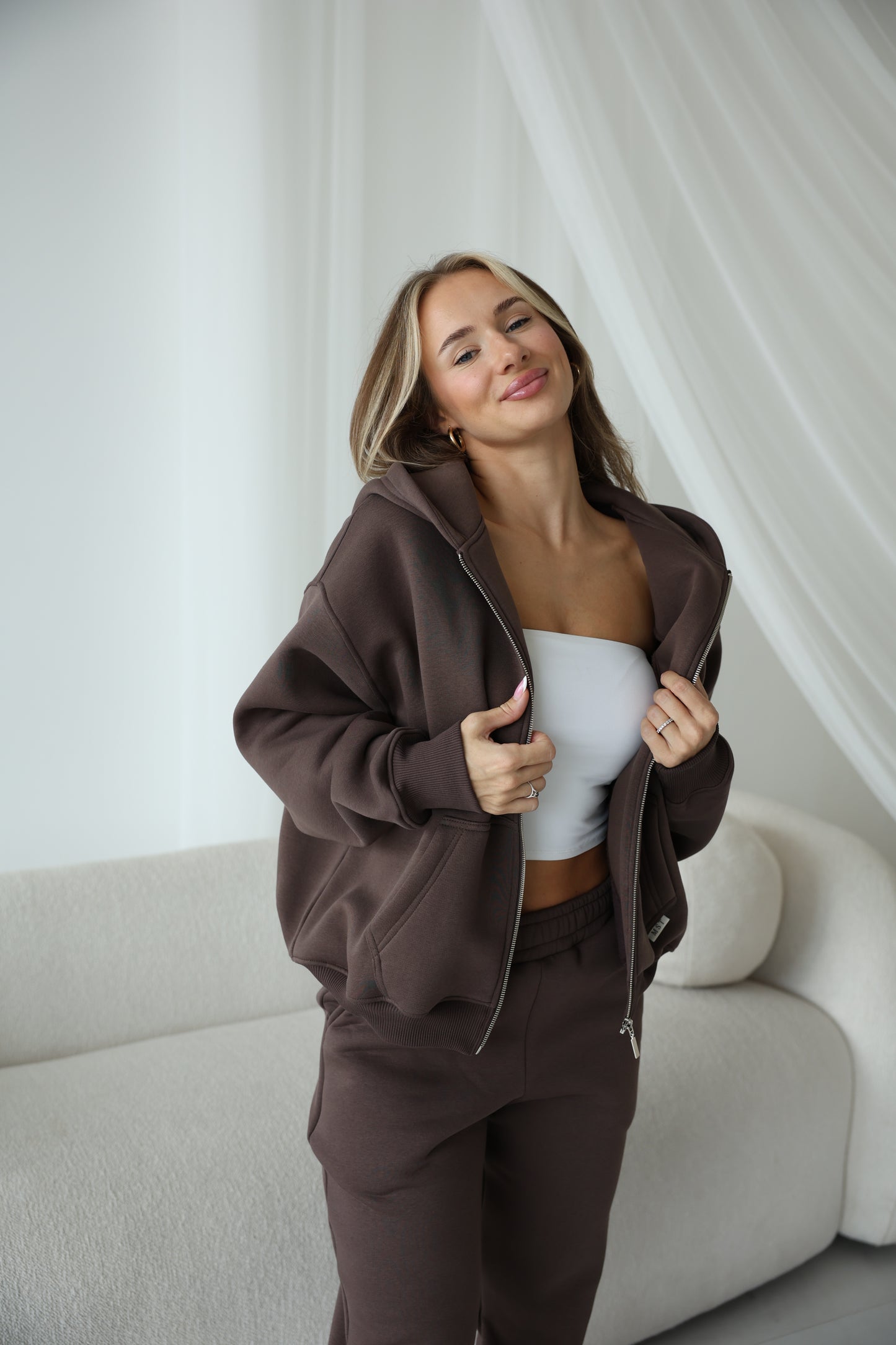 Hooded zip / taupe