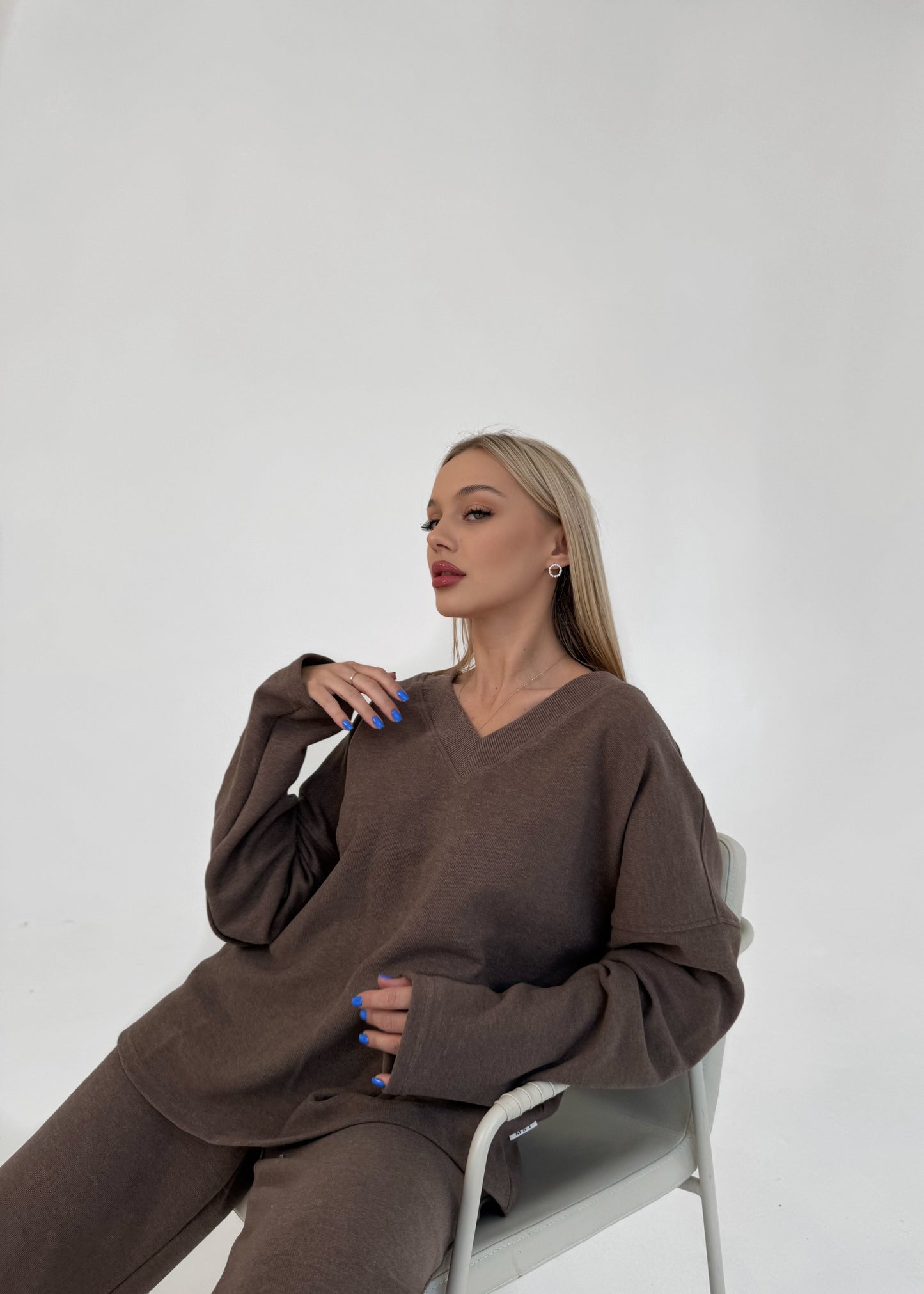 KNIT V NECK SWEATSHIRT / CACAO