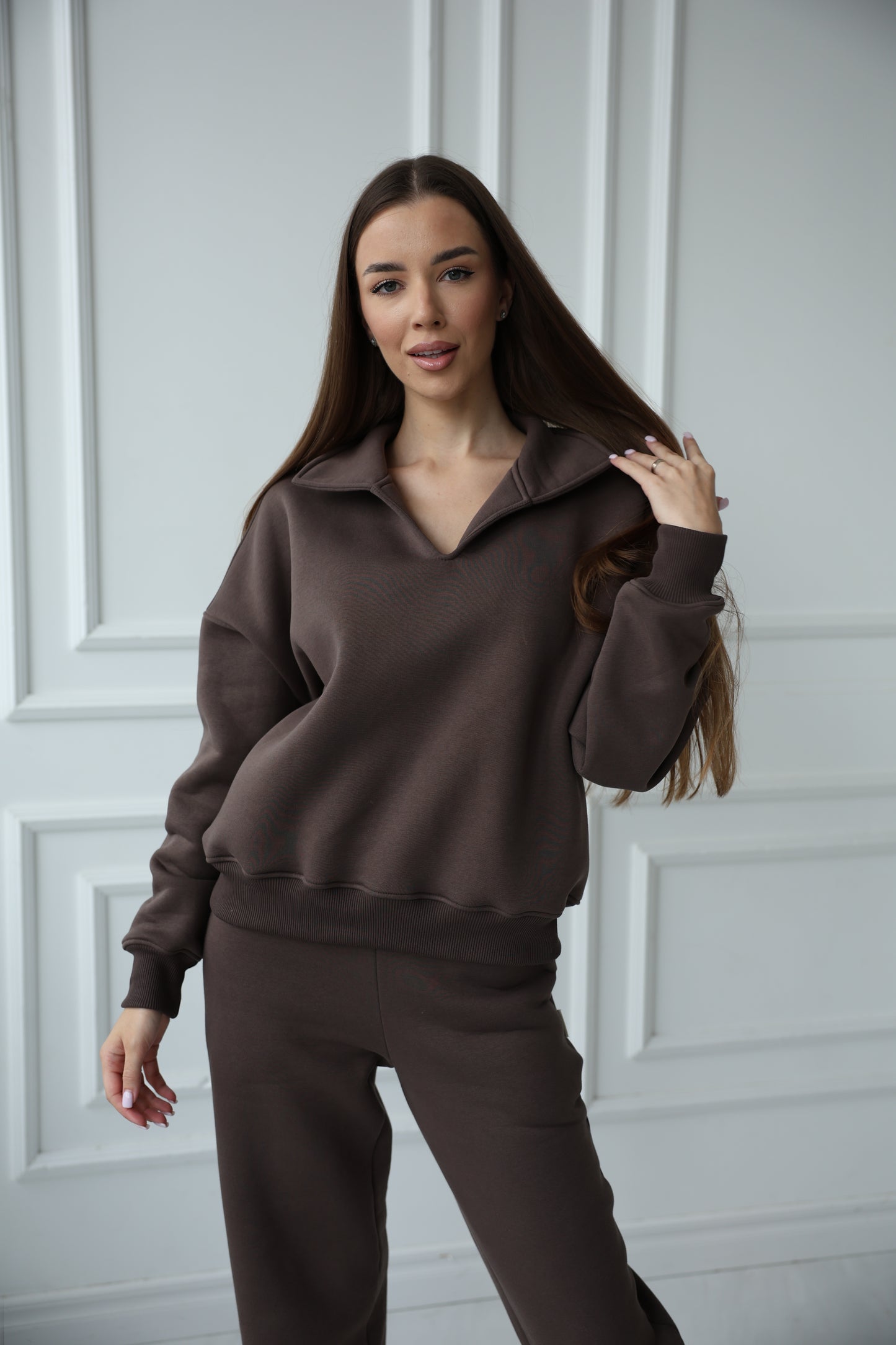 Collar sweatshirt / taupe