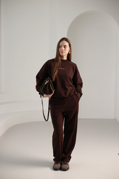 High neck sweatshirt / dark brown
