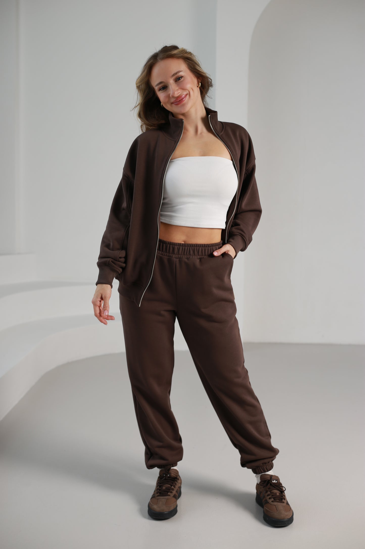 Zip up sweatshirt / taupe
