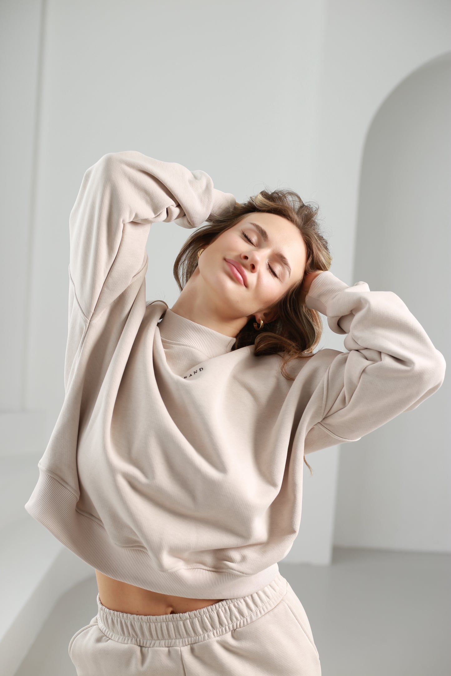 High neck sweatshirt / beige