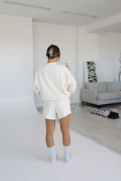 Shorts / creamy